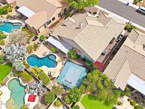 View/Area - 4332 E Melinda Ln, Phoenix, AZ 85050 photo 2 of 4