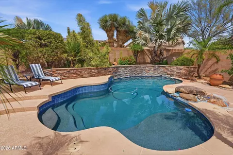 Exterior - 4332 E Melinda Ln, Phoenix, AZ 85050 photo 9 of 11
