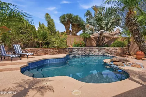 Exterior - 4332 E Melinda Ln, Phoenix, AZ 85050 photo 7 of 11