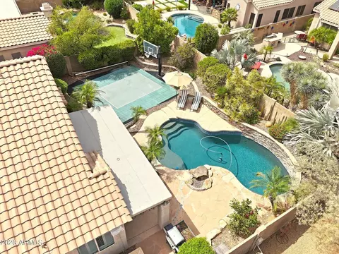 Exterior - 4332 E Melinda Ln, Phoenix, AZ 85050 photo 3 of 11