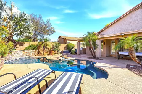 Exterior - 4332 E Melinda Ln, Phoenix, AZ 85050 photo 2 of 11