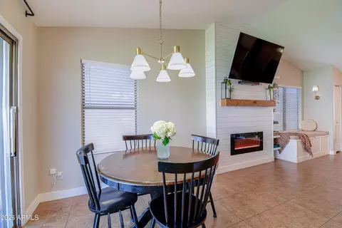 Dining - 2332 E Stottler Dr, Gilbert, AZ 85296 photo 2 of 3
