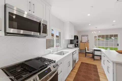 Kitchen - 2743 E Windrose Dr, Phoenix, AZ 85032 photo 6 of 8