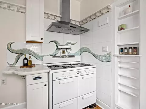 Kitchen - 1132 E Weldon Ave, Phoenix, AZ 85014 photo 4 of 5