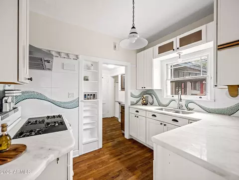 Kitchen - 1132 E Weldon Ave, Phoenix, AZ 85014 photo 1 of 5