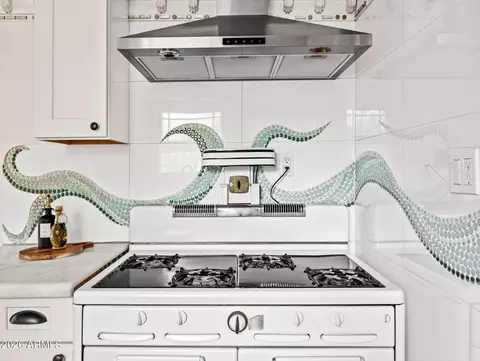 Kitchen - 1132 E Weldon Ave, Phoenix, AZ 85014 photo 3 of 5