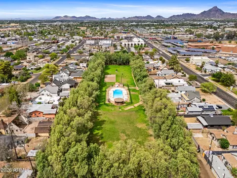 View/Area - 1132 E Weldon Ave, Phoenix, AZ 85014 photo 1 of 3
