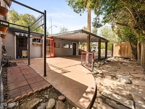 Exterior - 1132 E Weldon Ave, Phoenix, AZ 85014 photo 9 of 11