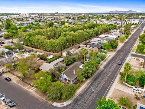 View/Area - 1132 E Weldon Ave, Phoenix, AZ 85014 photo 3 of 3