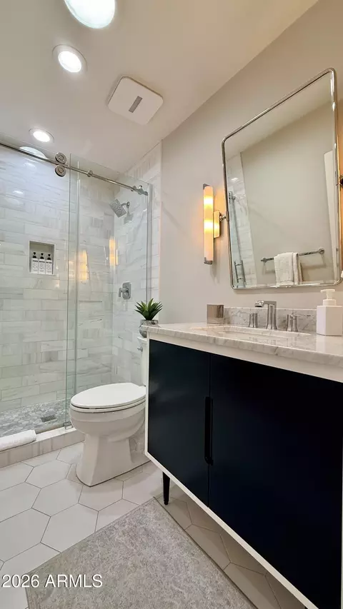 Bath - 4435 E Kings Ave, Phoenix, AZ 85032 photo 6 of 8