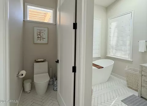Bath - 4435 E Kings Ave, Phoenix, AZ 85032 photo 5 of 8