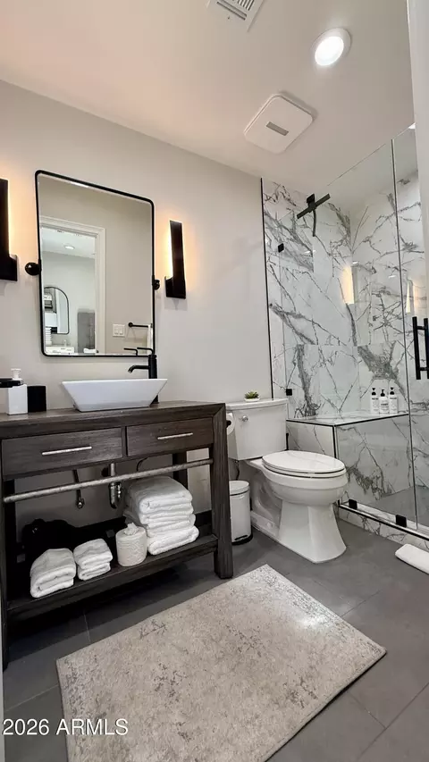 Bath - 4435 E Kings Ave, Phoenix, AZ 85032 photo 7 of 8