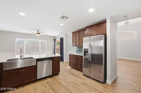 71 N Birch St, Gilbert, AZ 85233 photo 11