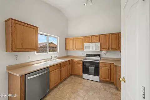 Kitchen - 10049 E Olla Ave, Mesa, AZ 85212 photo 3 of 3