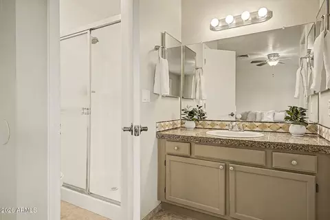 Bath - 744 E Appaloosa Rd, Gilbert, AZ 85296 photo 1 of 3