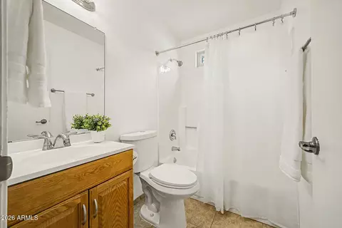 Bath - 744 E Appaloosa Rd, Gilbert, AZ 85296 photo 2 of 3