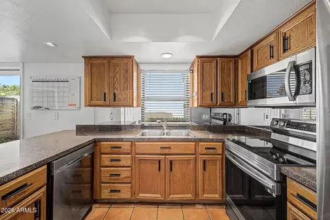 Kitchen - 6508 N 10th Pl, Phoenix, AZ 85014 photo 2 of 2