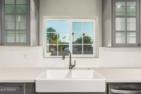 Kitchen - 1717 E Pebble Beach Dr, Tempe, AZ 85282 photo 7 of 7