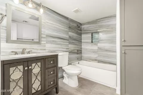 Bath - 1717 E Pebble Beach Dr, Tempe, AZ 85282 photo 4 of 4