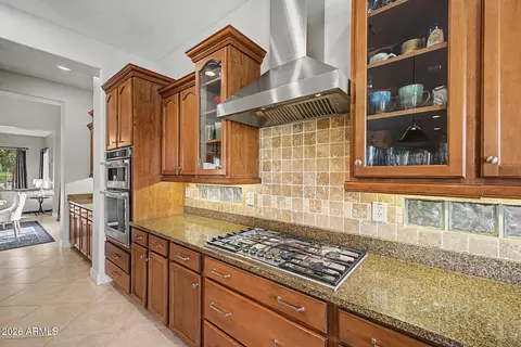 Kitchen - 1242 E Canary Dr, Gilbert, AZ 85297 photo 3 of 4