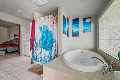 Bath - 1418 E Cholla St, Phoenix, AZ 85020 photo 2 of 3