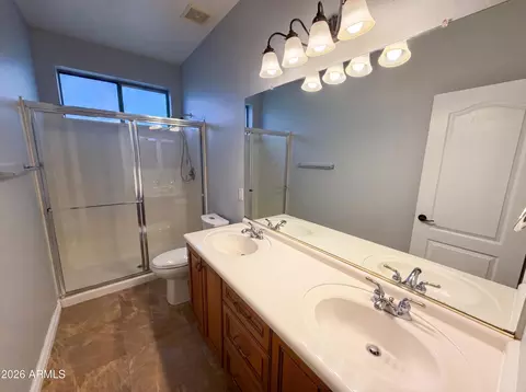 Bath - 2113 W Eagle Feather Rd, Phoenix, AZ 85085 photo 4 of 6