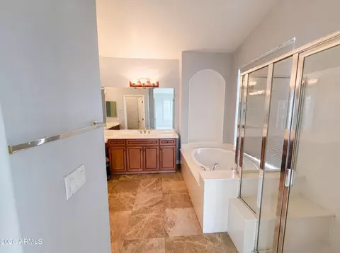 Bath - 2113 W Eagle Feather Rd, Phoenix, AZ 85085 photo 5 of 6