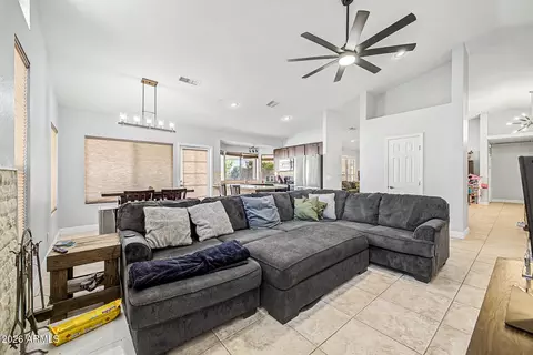 Living - 16451 N 47th Pl, Phoenix, AZ 85032 photo 2 of 2