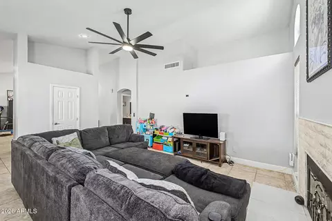 Living - 16451 N 47th Pl, Phoenix, AZ 85032 photo 1 of 2