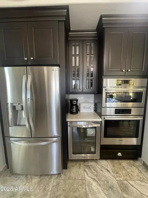 Kitchen - 4531 E Ramuda Dr, Phoenix, AZ 85050 photo 5 of 6