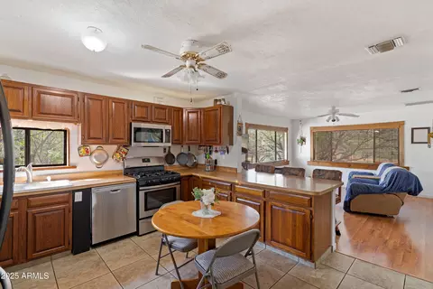 Kitchen - 8264 E Dakota Rd, Hereford, AZ 85615 photo 2 of 4