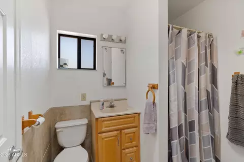 Bath - 8264 E Dakota Rd, Hereford, AZ 85615 photo 1 of 4