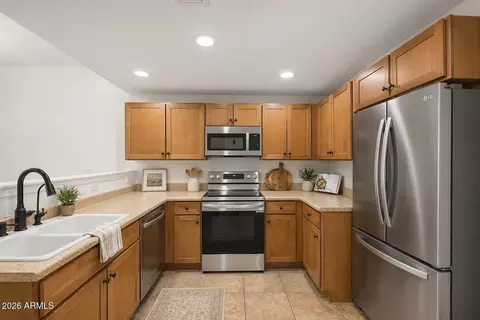 Kitchen - 3150 E Beardsley Rd #1071, Phoenix, AZ 85050 photo 2 of 4
