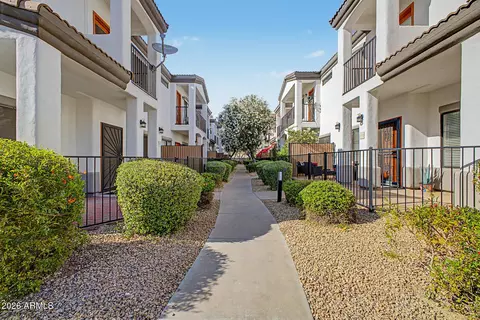 Exterior - 3150 E Beardsley Rd #1071, Phoenix, AZ 85050 photo 4 of 8
