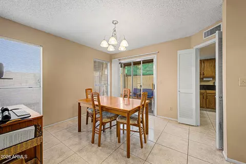Dining - 601 E Wescott Dr, Phoenix, AZ 85024 photo 1 of 2