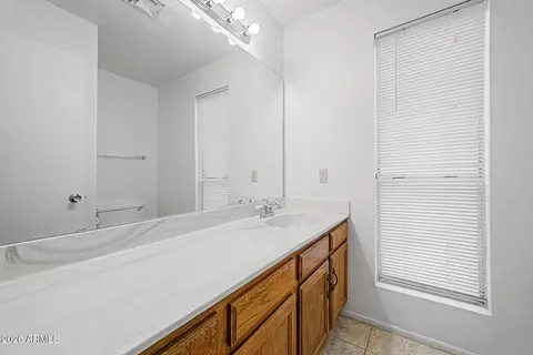 Bath - 601 E Wescott Dr, Phoenix, AZ 85024 photo 3 of 3