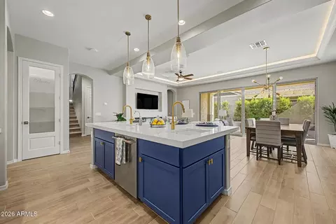 Kitchen - 4093 E Jesse St, Gilbert, AZ 85295 photo 6 of 9