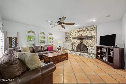 Living - 9401 S 157th Pl, Gilbert, AZ 85234 photo 2 of 2