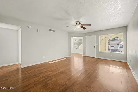 4730 W Northern Ave #1104, Glendale, AZ 85301