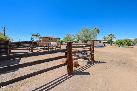 Exterior - 3039 E Charter Oak Rd, Phoenix, AZ 85032 photo 4 of 5