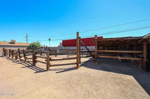 Exterior - 3039 E Charter Oak Rd, Phoenix, AZ 85032 photo 5 of 5