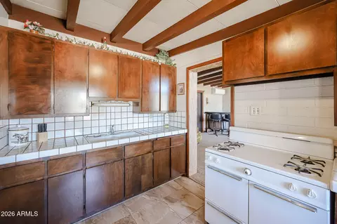 Kitchen - 3039 E Charter Oak Rd, Phoenix, AZ 85032 photo 2 of 4