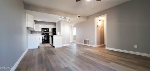 3313 N 68th St #211, Scottsdale, AZ 85251