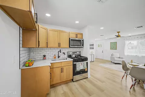 Kitchen - 4216 N 31st Dr, Phoenix, AZ 85017 photo 1 of 2