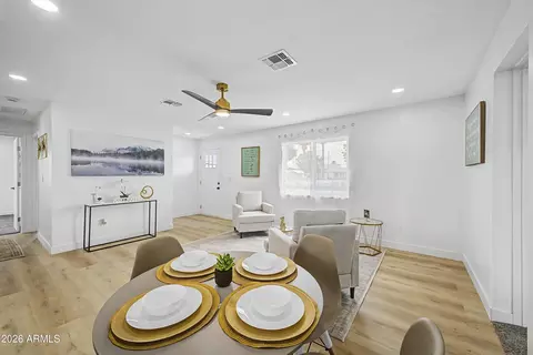 Dining - 4216 N 31st Dr, Phoenix, AZ 85017 photo 1 of 1