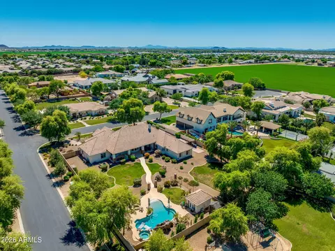 View/Area - 2082 E Sanoque Blvd, Gilbert, AZ 85298 photo 7 of 10