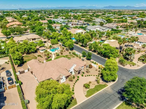 View/Area - 2082 E Sanoque Blvd, Gilbert, AZ 85298 photo 9 of 10