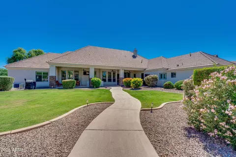 Exterior - 2082 E Sanoque Blvd, Gilbert, AZ 85298 photo 7 of 13