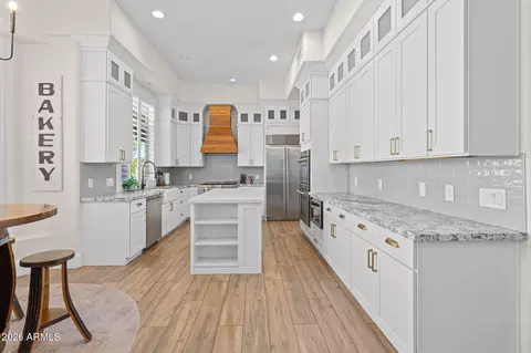 Kitchen - 2082 E Sanoque Blvd, Gilbert, AZ 85298 photo 1 of 10