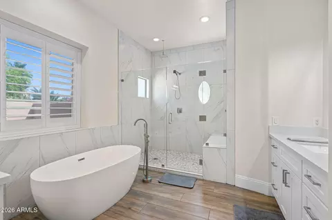 Bath - 2082 E Sanoque Blvd, Gilbert, AZ 85298 photo 2 of 7